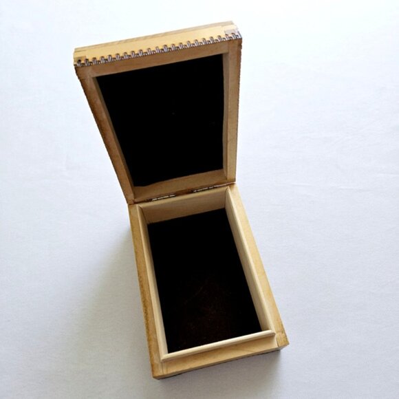 Vintage Wooden Trinket Box Varna Cathedral Handcarved Bohemian Keepsake Bulgaria - Picture 3 of 12